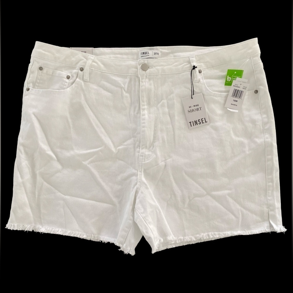 Tinsel Plus Size Raw Hem Hi-Rise Shorts White NWT Size 18W